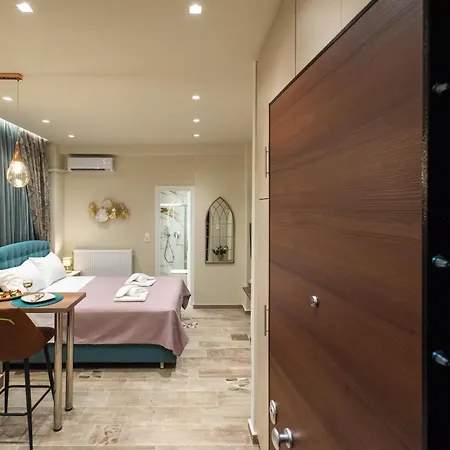Blue Ark Romantic Under Acropolis Atena